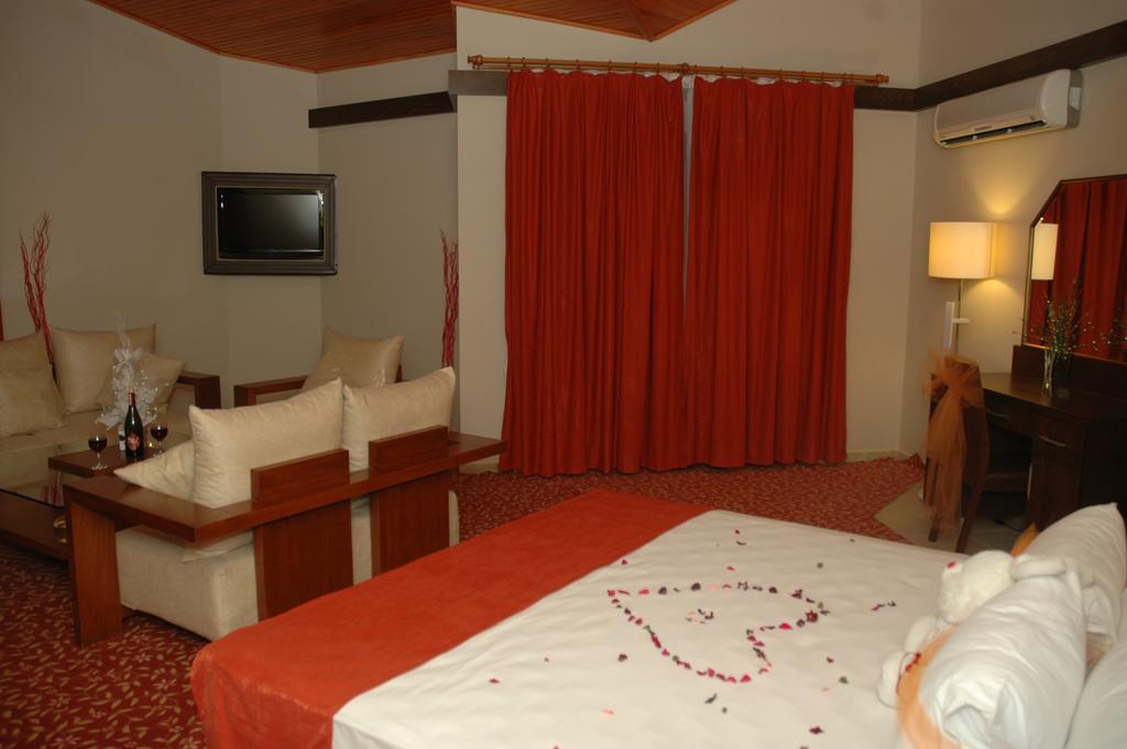 Gumus Hotel Arsuz Exterior photo