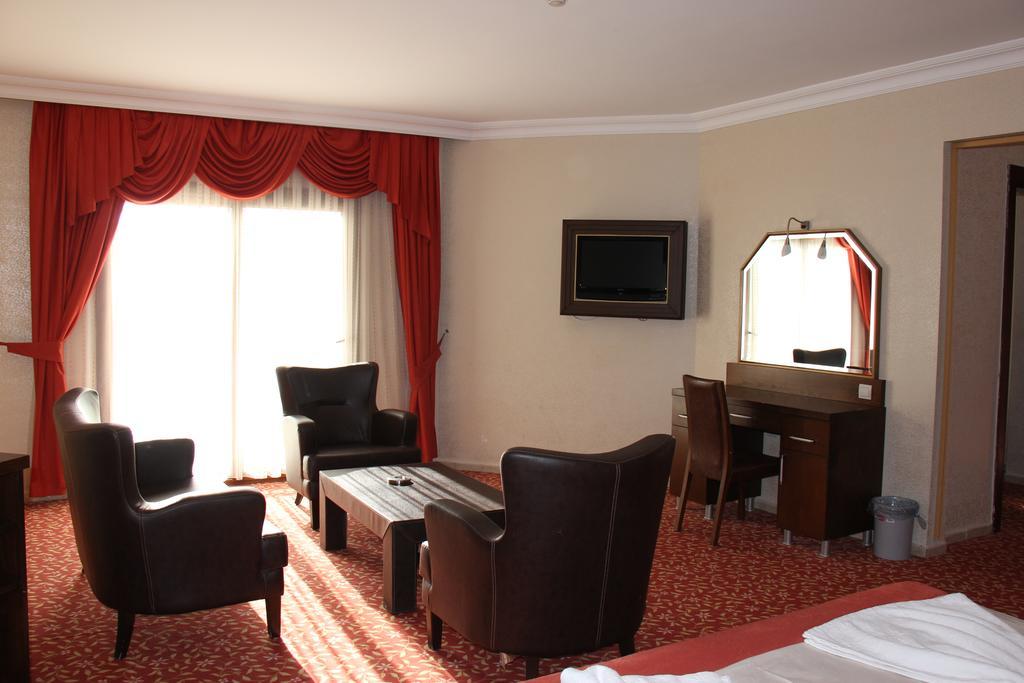 Gumus Hotel Arsuz Exterior photo